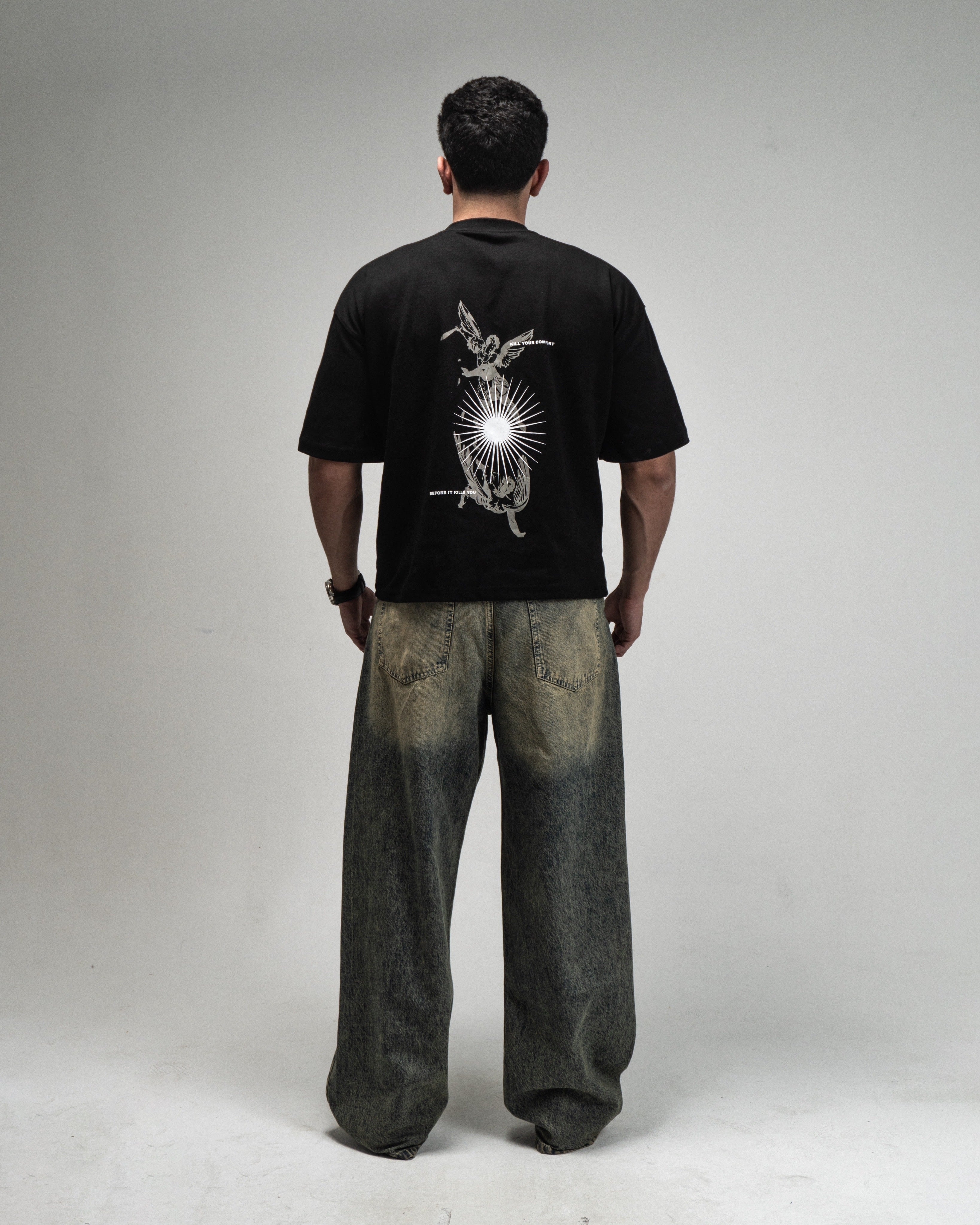 Oversized boxy fit Raze BLACK t-shirt